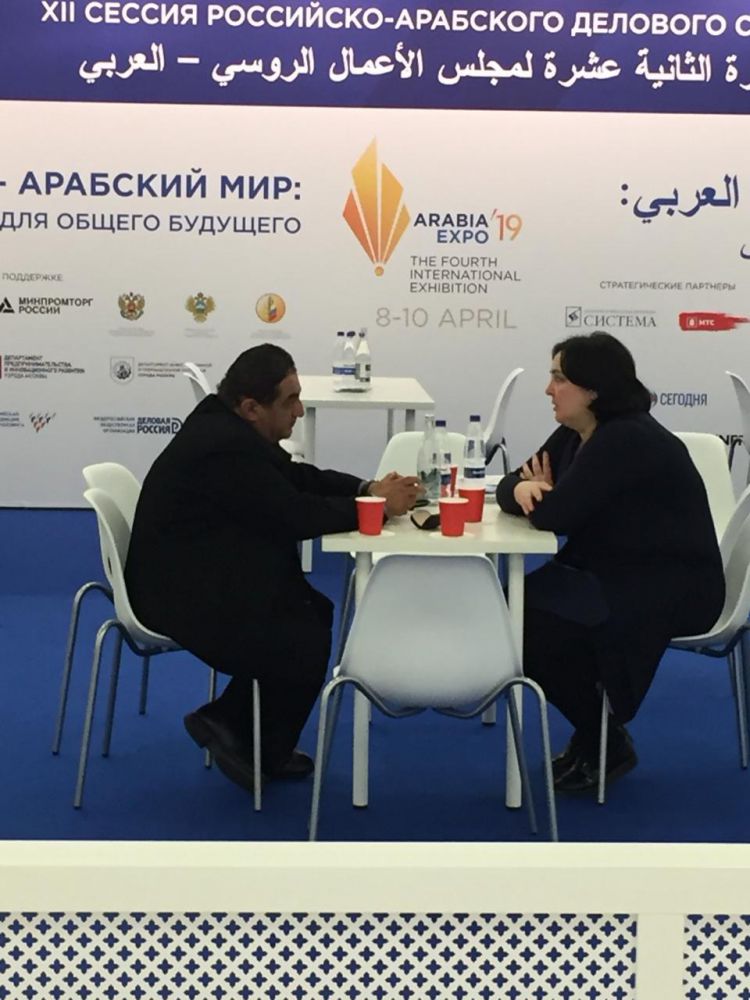 На второй день работы IV Международной выставки «Аrabia-EXPO 2019» экспортно ориентированные компании РСО-Алания продолжают вести переговоры с представителями арабских компаний